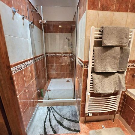 Spacious Apartment 6Min From The Dancing House Prague Exterior photo