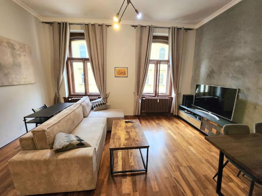 Spacious Apartment 6Min From The Dancing House Prague Exterior photo