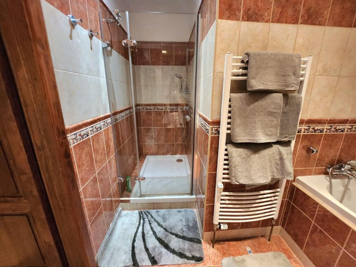 Spacious Apartment 6Min From The Dancing House Prague Exterior photo