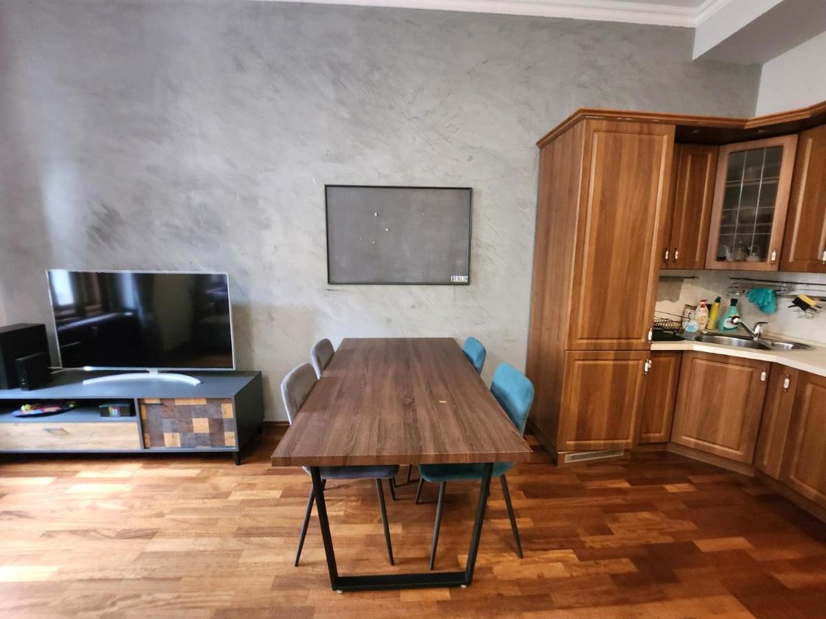 Spacious Apartment 6Min From The Dancing House Prague Exterior photo